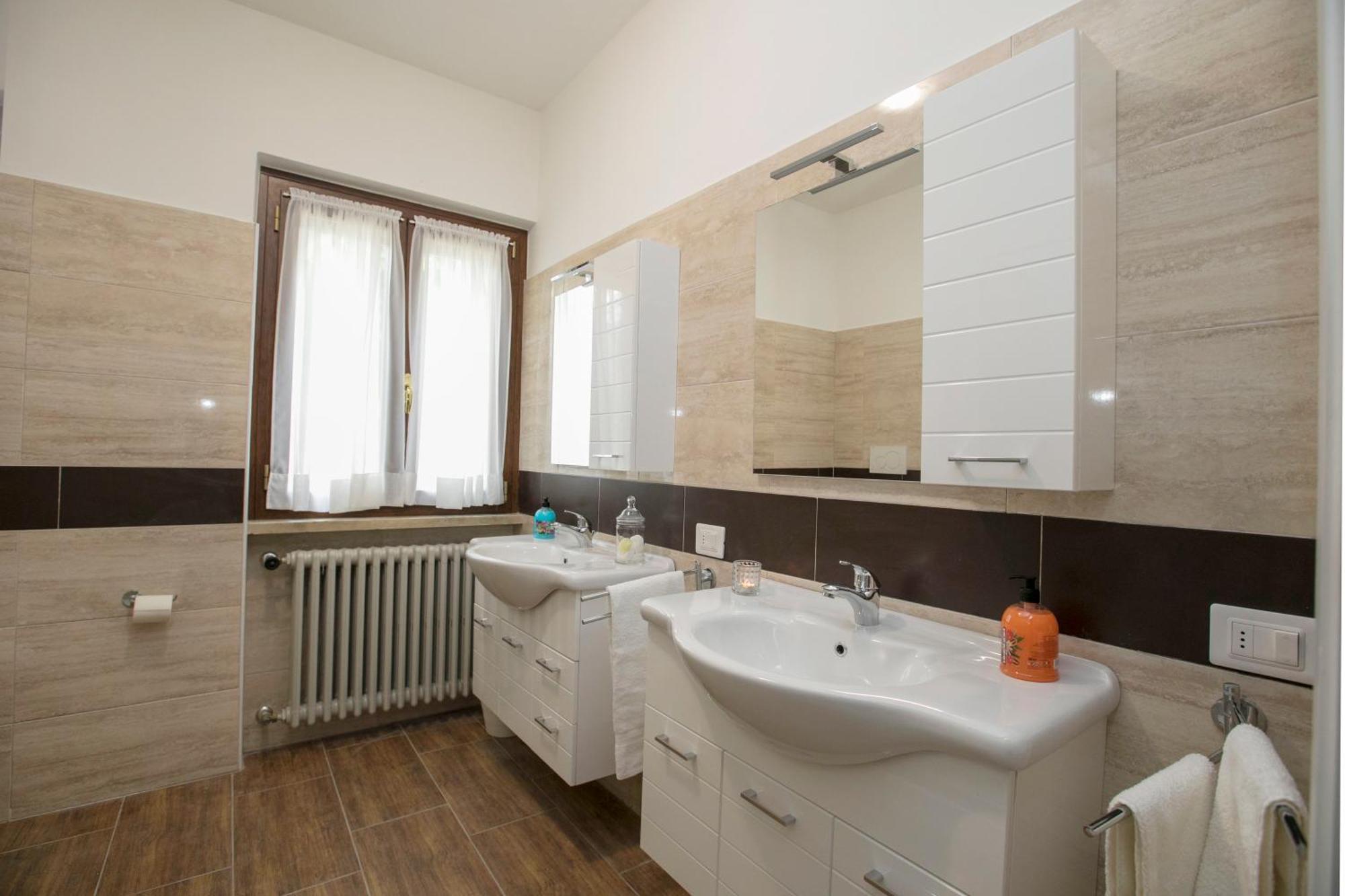 Villa Alberti 900M From Garda Lake - Happy Rentals Сало Экстерьер фото
